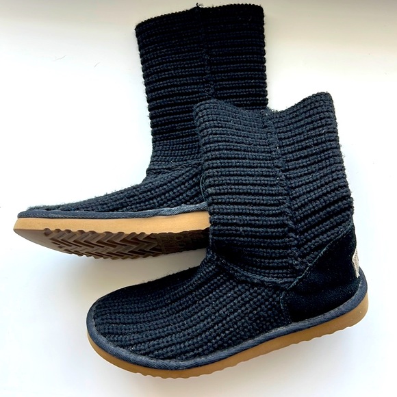 Ugg Cardigan Boot - Picture 1 of 11